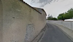 tristan bâtiment à Longré